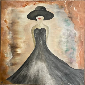 Stilisierte Frauenfigur in schwarzem Kleid und großem schwarzen Hut auf warmem Hintergrund.